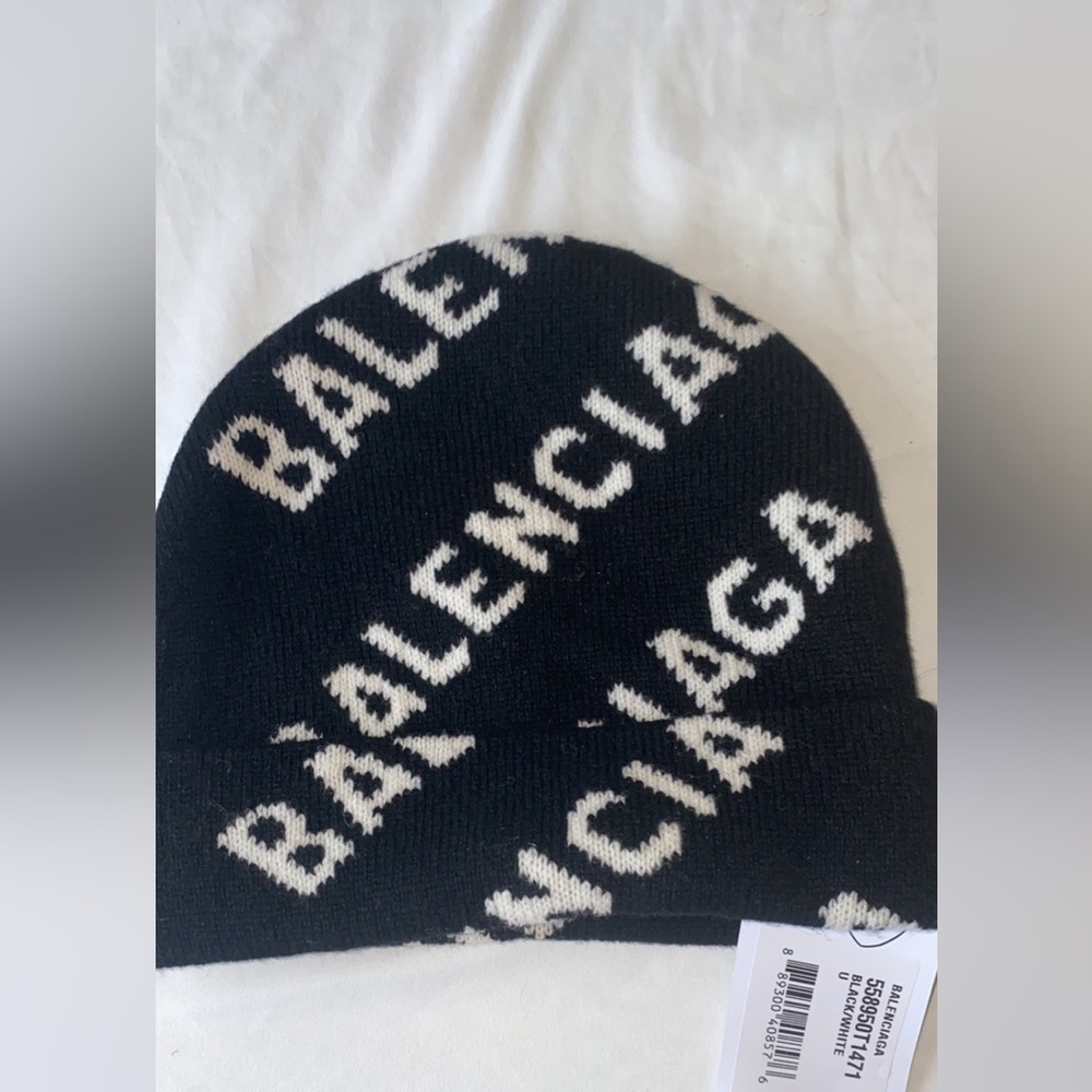 Balenciaga ALLOVER LOGO BEANIE IN BLACK - Brand new with Tags
